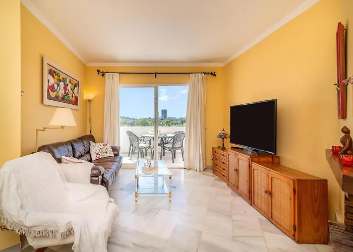 Superior One-Bedroom Apartment